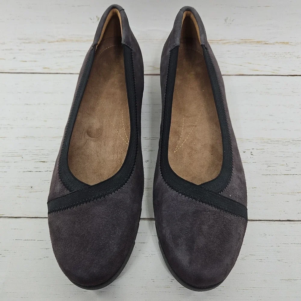 Clarks Artisan Daelyn Hill Size 10W Purple Gray Suede Slip On Wedge Shoes